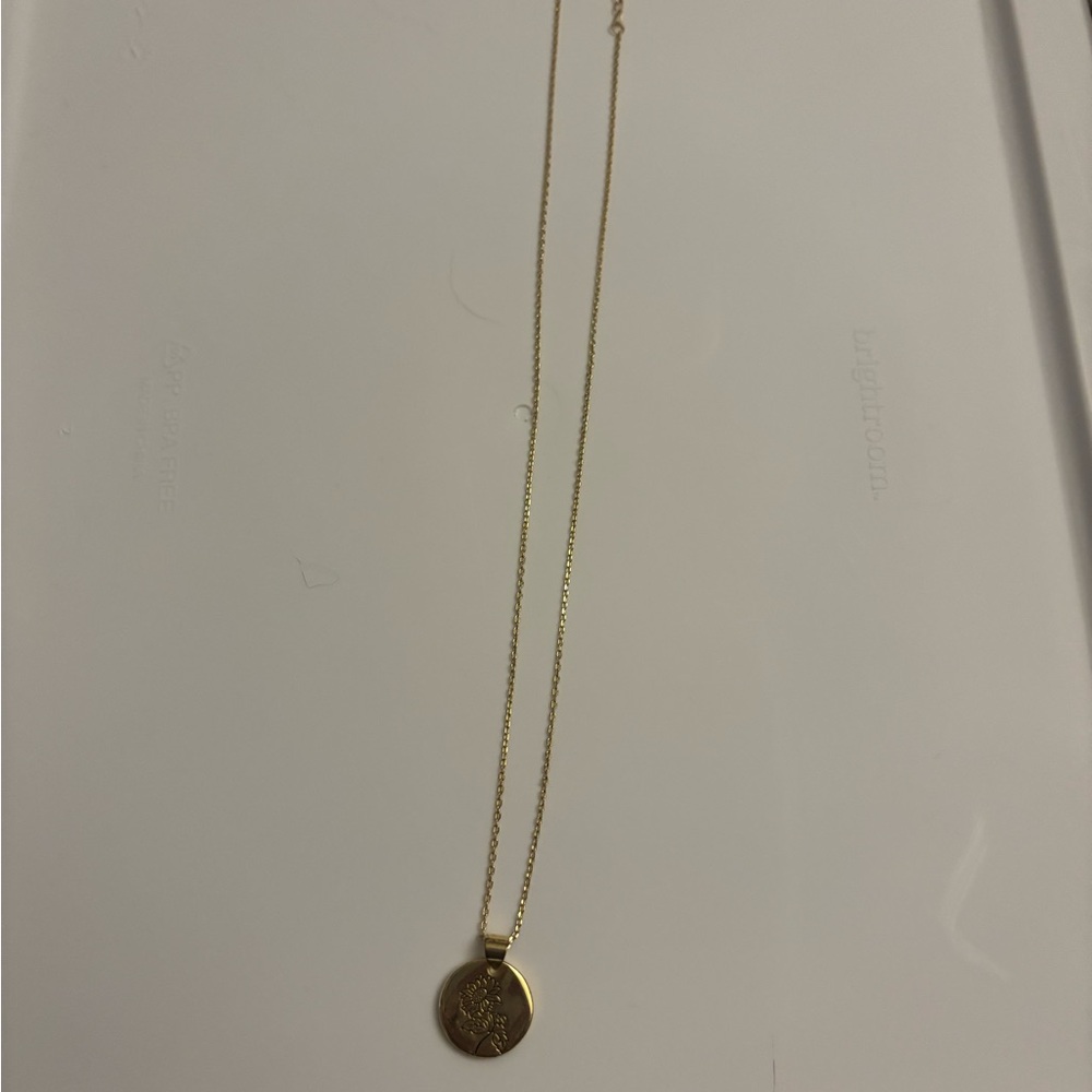 3️⃣for$10      gold sunflower pendant necklace 🌻